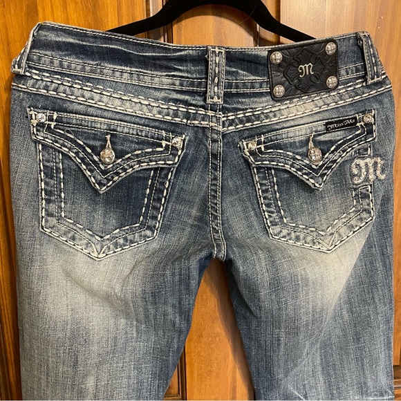 Miss Me Embroidered Straight Leg Jeans - Picture 3 of 6